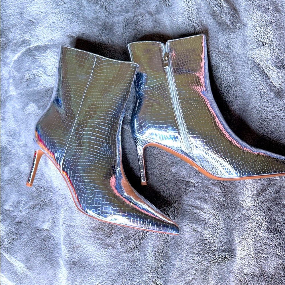 Smash Box Metallic Alligator Skin Print Heeled Boots